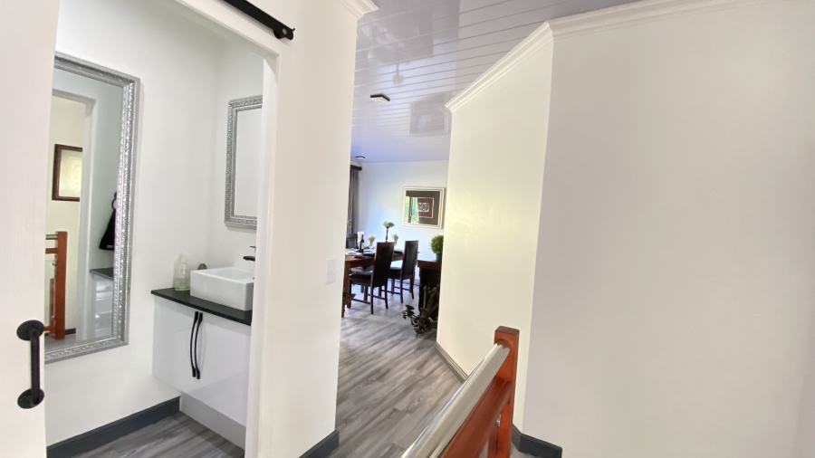 3 Bedroom Property for Sale in Seaforth Western Cape